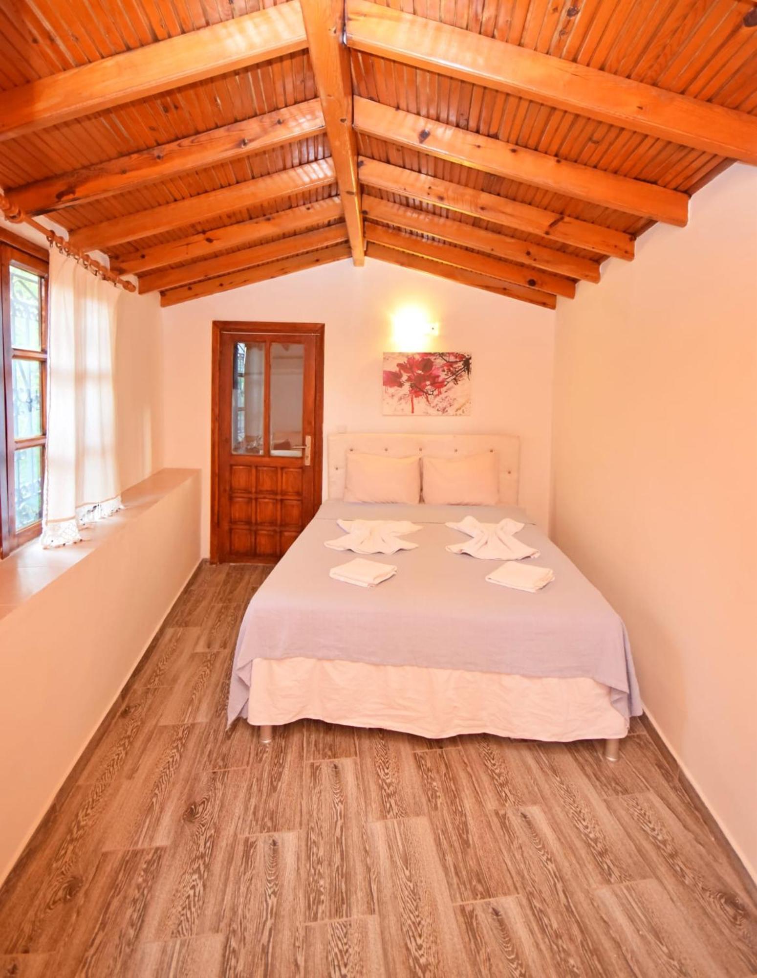 Derin Otel 2*